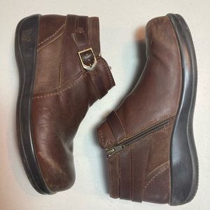 Alegria brown ankle boots, W41